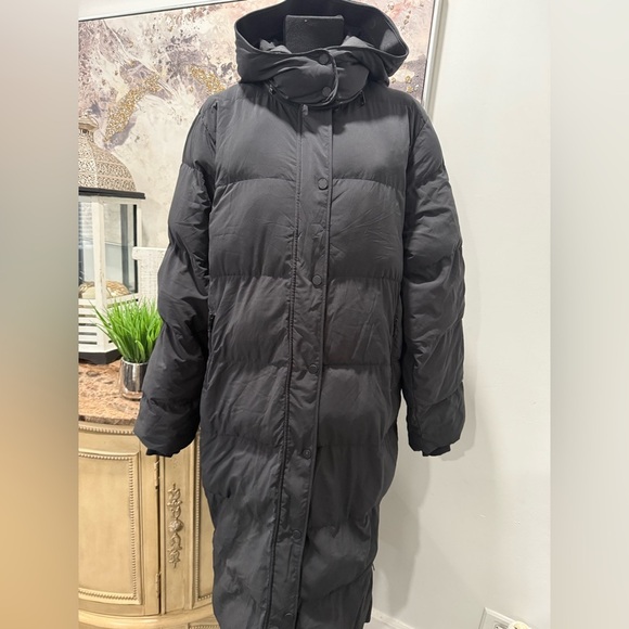 ALO Yoga Jackets & Blazers - ALO Yoga Black Puffer Coat